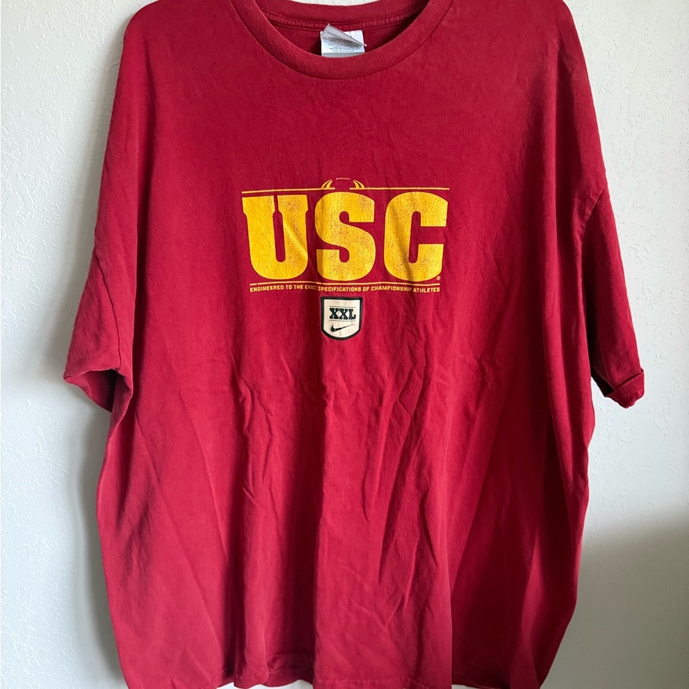 Men’s XXL Red Nike USC Football Retro Colligate Sporty Short Sleeve Tee Shirt
